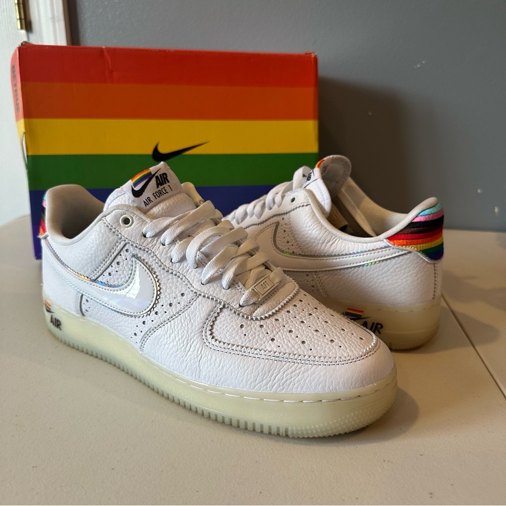 Nike Air Force 1 Low Be True in White/Multi-Color Rainbow Pride